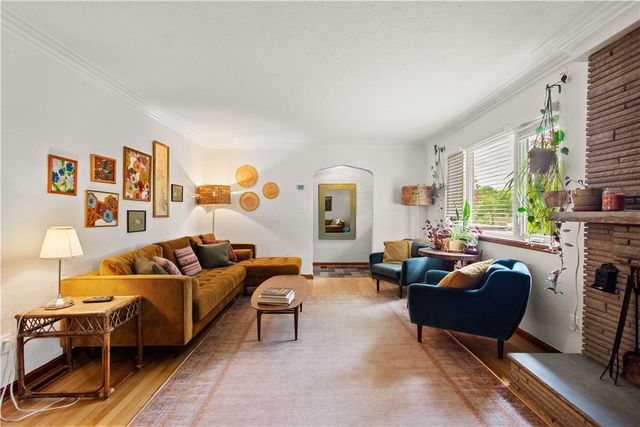 347 Carlton Rd, Bethel Park, PA 15102