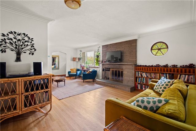347 Carlton Rd, Bethel Park, PA 15102