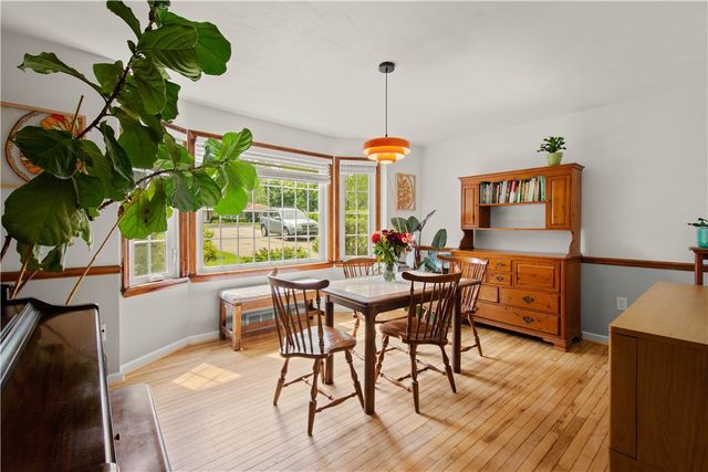 347 Carlton Rd, Bethel Park, PA 15102
