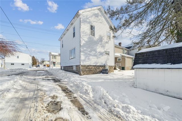 1209 Ridge Ave, Latrobe, PA 15650