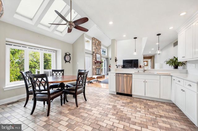 5 SUGAR MAPLE DR, Newtown Square, PA 19073