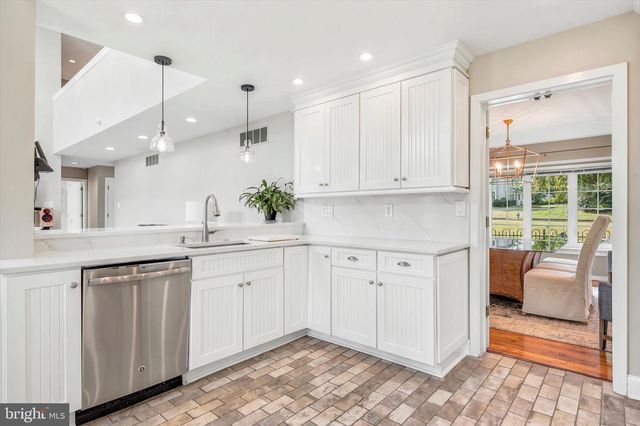 5 SUGAR MAPLE DR, Newtown Square, PA 19073