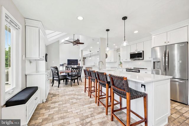 5 SUGAR MAPLE DR, Newtown Square, PA 19073