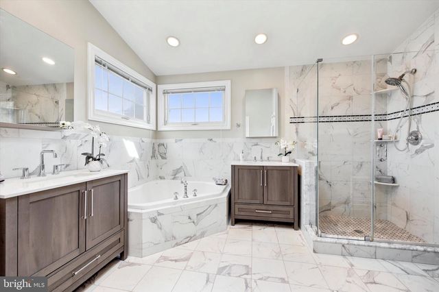 5 SUGAR MAPLE DR, Newtown Square, PA 19073