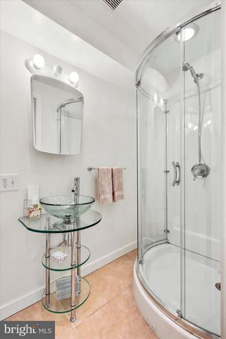 5 SUGAR MAPLE DR, Newtown Square, PA 19073