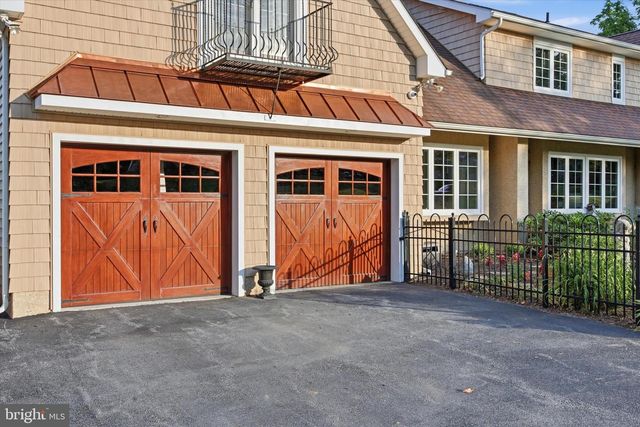 5 SUGAR MAPLE DR, Newtown Square, PA 19073