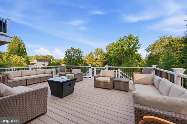 5 SUGAR MAPLE DR, Newtown Square, PA 19073