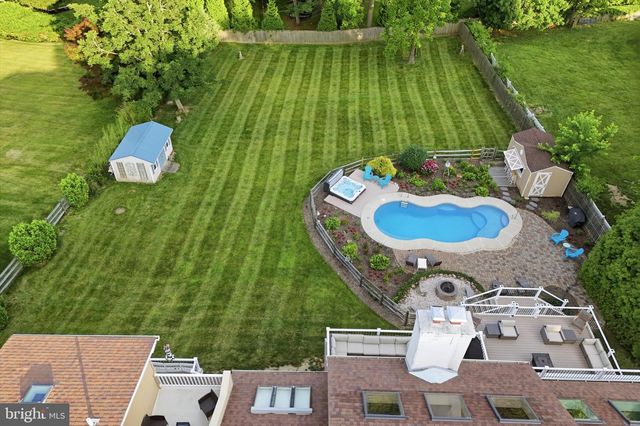 5 SUGAR MAPLE DR, Newtown Square, PA 19073