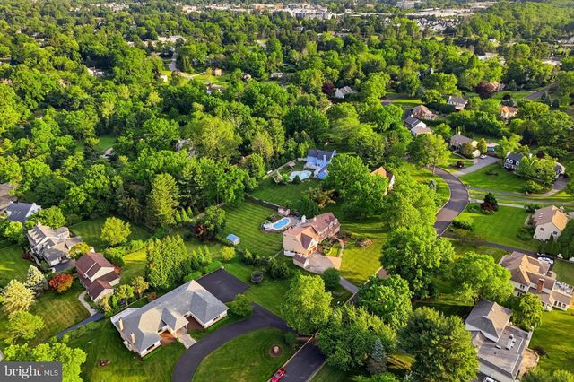 5 SUGAR MAPLE DR, Newtown Square, PA 19073