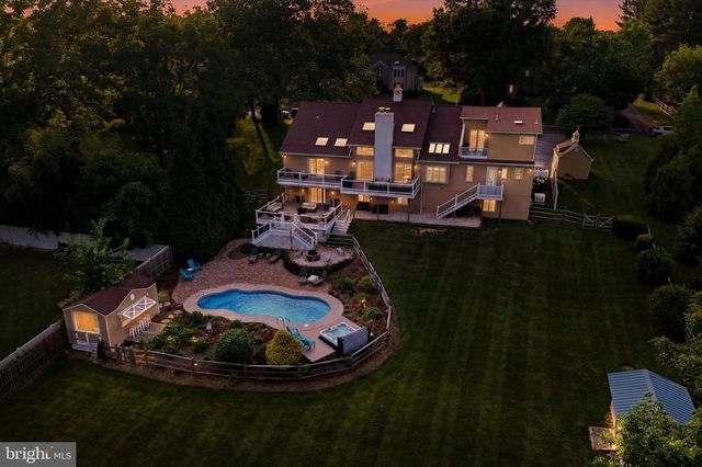 5 SUGAR MAPLE DR, Newtown Square, PA 19073