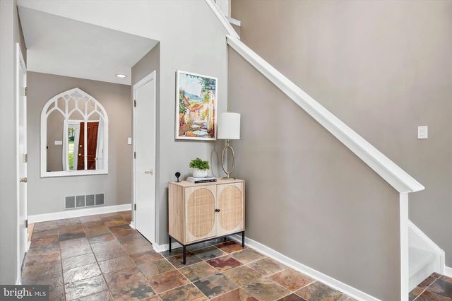 5 SUGAR MAPLE DR, Newtown Square, PA 19073