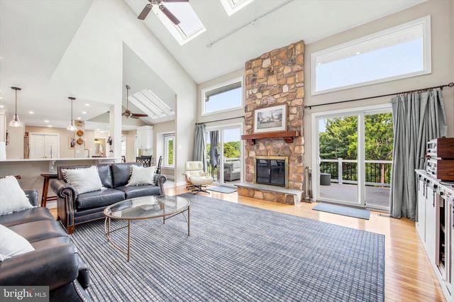 5 SUGAR MAPLE DR, Newtown Square, PA 19073