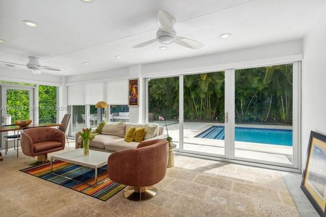 8215 SW 63rd Pl, Miami, FL 33143