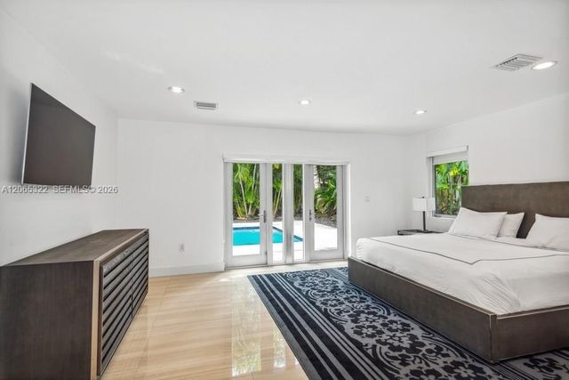 8215 SW 63rd Pl, Miami, FL 33143