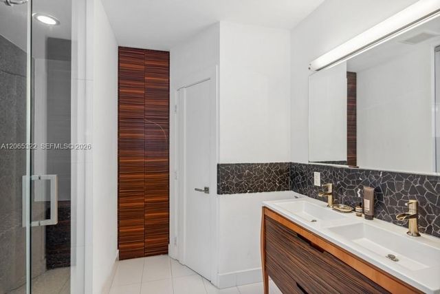 8215 SW 63rd Pl, Miami, FL 33143