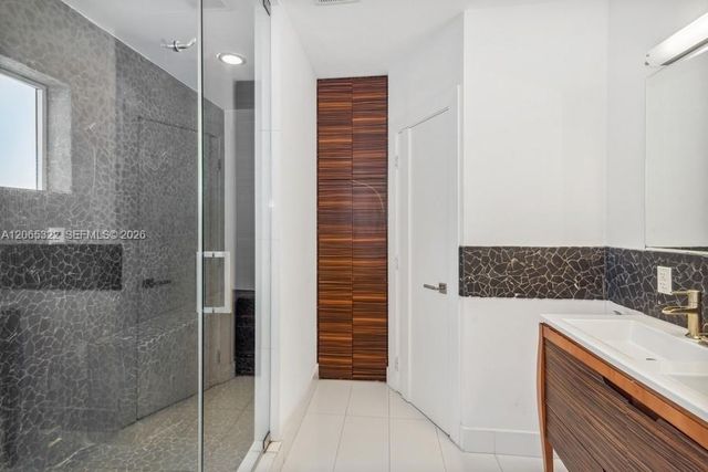 8215 SW 63rd Pl, Miami, FL 33143
