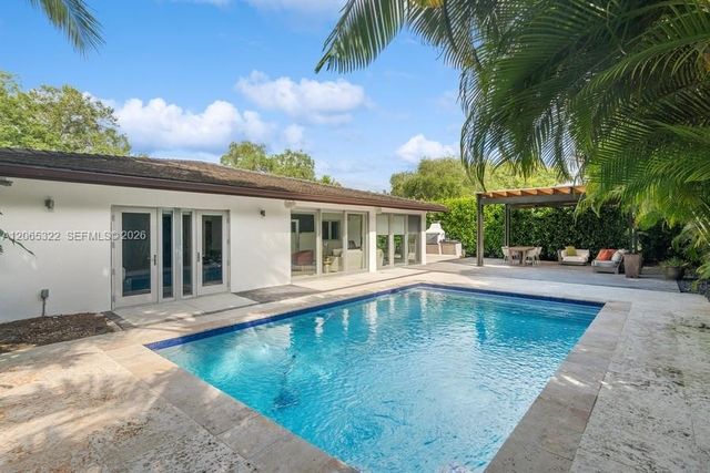 8215 SW 63rd Pl, Miami, FL 33143