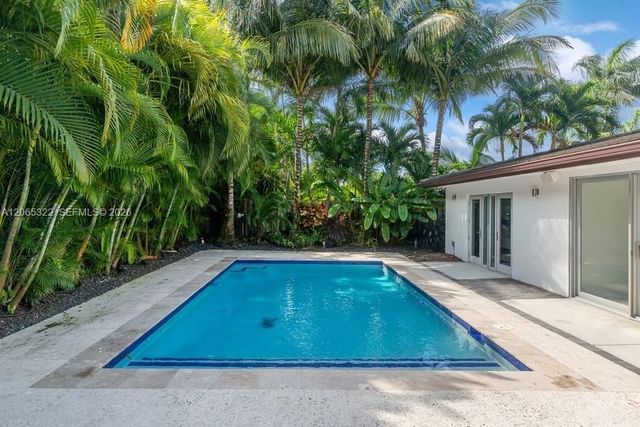 8215 SW 63rd Pl, Miami, FL 33143