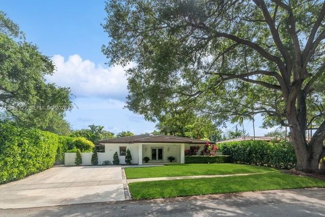 8215 SW 63rd Pl, Miami, FL 33143