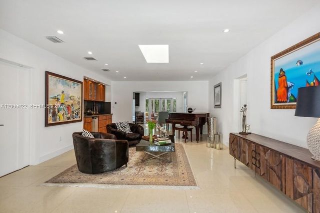 8215 SW 63rd Pl, Miami, FL 33143