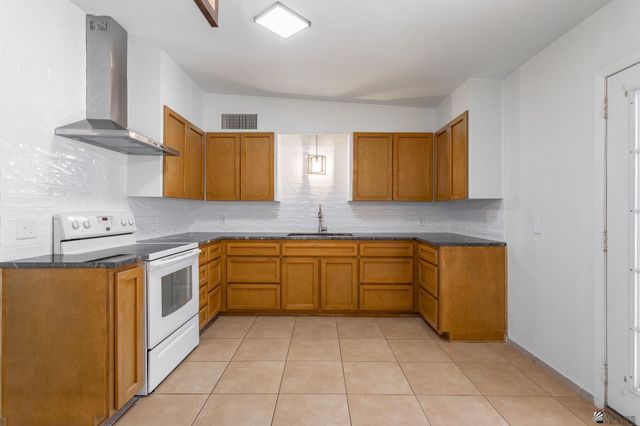 2043 S MAPLE AVE, Yuma, AZ 85364