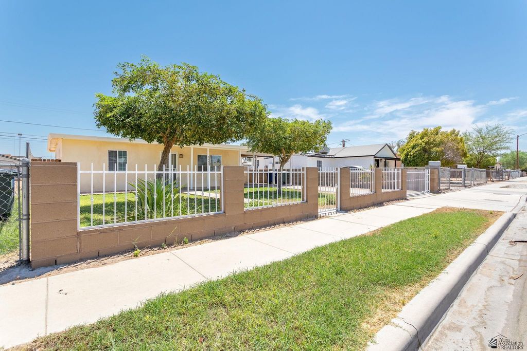 2043 S MAPLE AVE, Yuma, AZ 85364