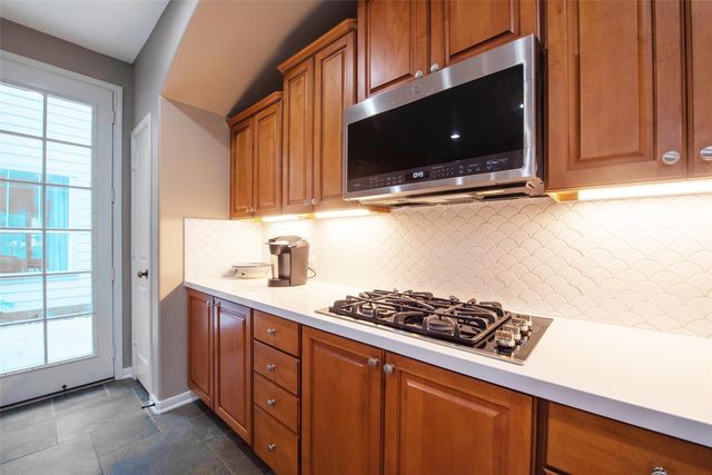 110 S Longsford Circle, The Woodlands, TX 77382