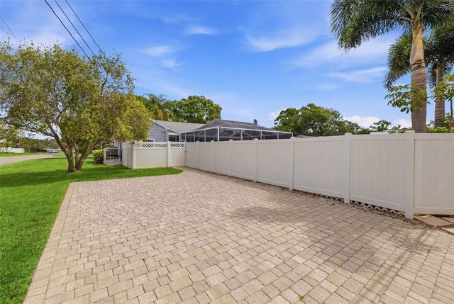 706 39TH AVENUE NE, St Petersburg, FL 33703