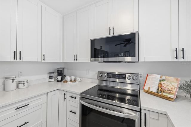 706 39TH AVENUE NE, St Petersburg, FL 33703