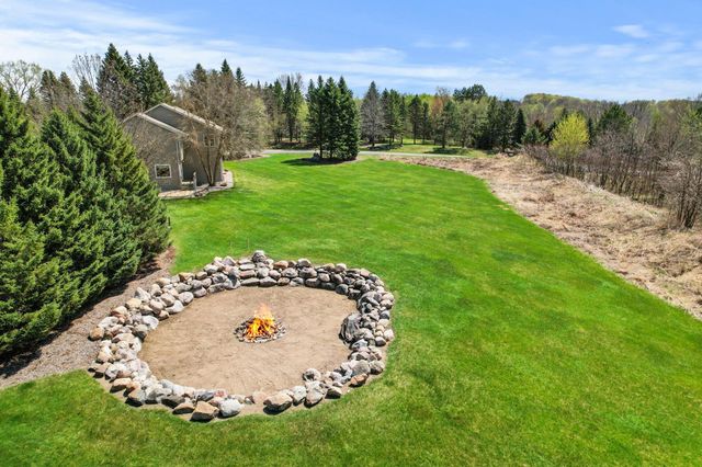 9820 Deerbrook Dr, Chanhassen, MN 55317