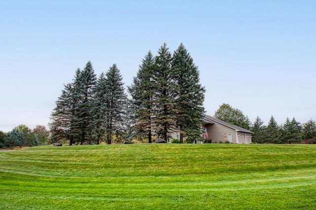 9820 Deerbrook Dr, Chanhassen, MN 55317