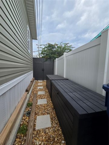 919 50TH AVENUE W, Bradenton, FL 34207