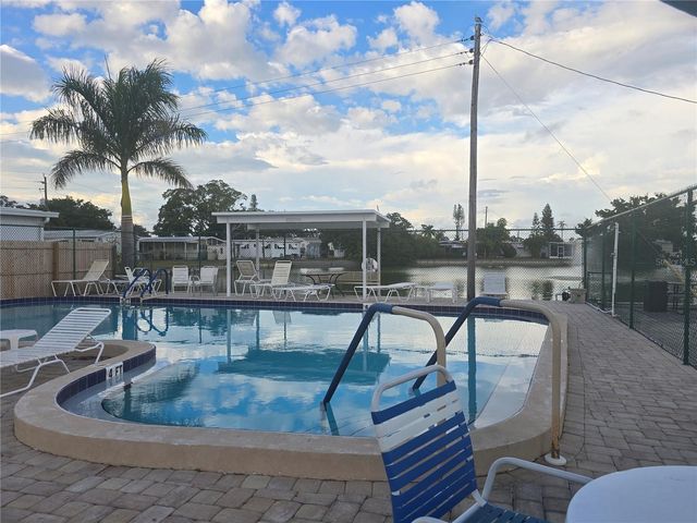 919 50TH AVENUE W, Bradenton, FL 34207