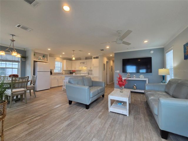 919 50TH AVENUE W, Bradenton, FL 34207