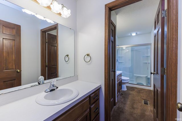1704 N Thorn Tree Road, Muncie, IN 47304