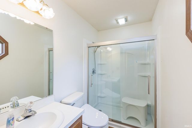 1704 N Thorn Tree Road, Muncie, IN 47304