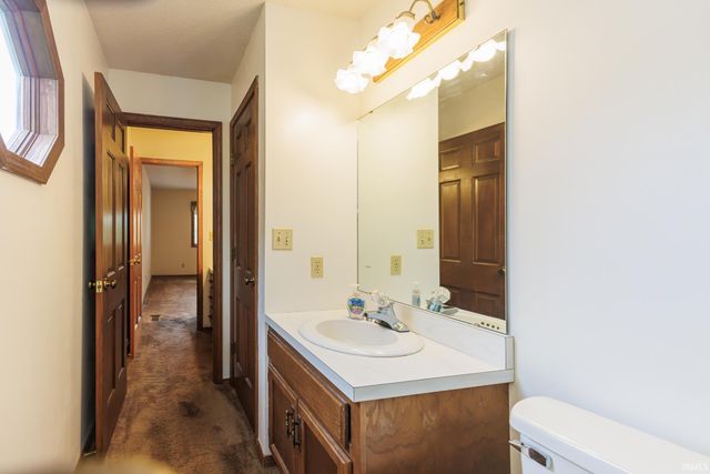 1704 N Thorn Tree Road, Muncie, IN 47304