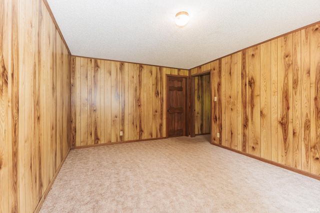 1704 N Thorn Tree Road, Muncie, IN 47304