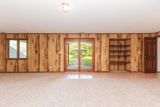 1704 N Thorn Tree Road, Muncie, IN 47304