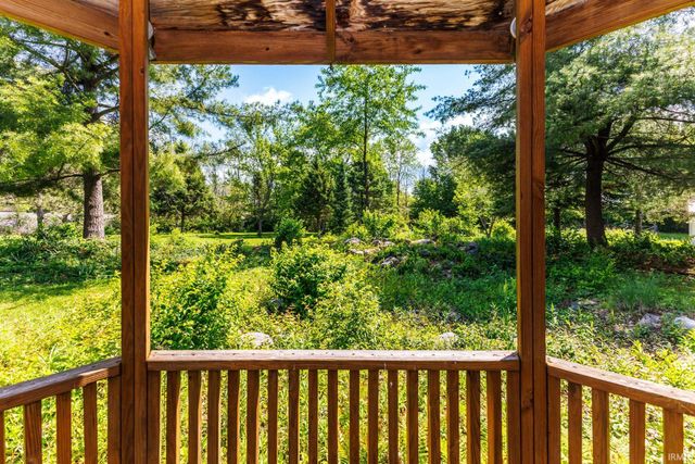 1704 N Thorn Tree Road, Muncie, IN 47304