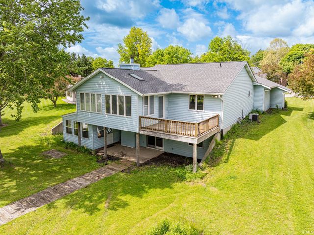 1704 N Thorn Tree Road, Muncie, IN 47304