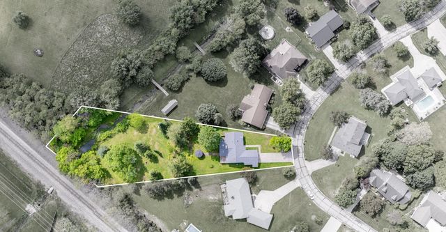 1704 N Thorn Tree Road, Muncie, IN 47304