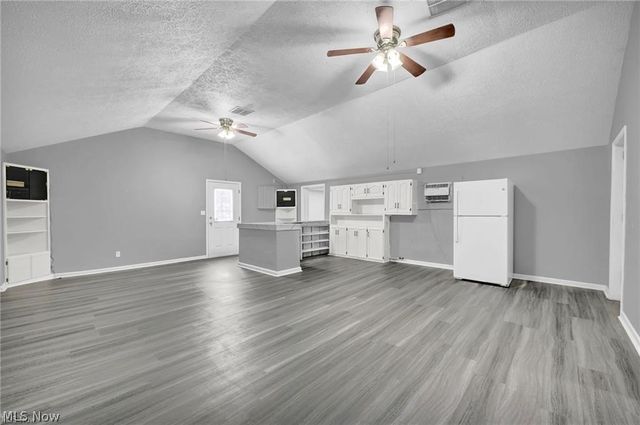 1417 Harrisburg Road NE, Canton, OH 44705