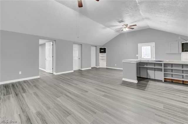 1417 Harrisburg Road NE, Canton, OH 44705