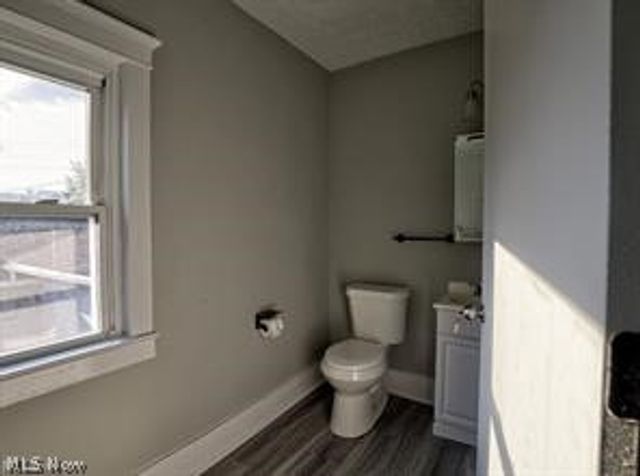 1417 Harrisburg Road NE, Canton, OH 44705