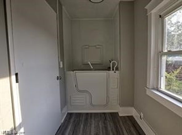 1417 Harrisburg Road NE, Canton, OH 44705
