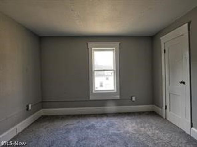 1417 Harrisburg Road NE, Canton, OH 44705