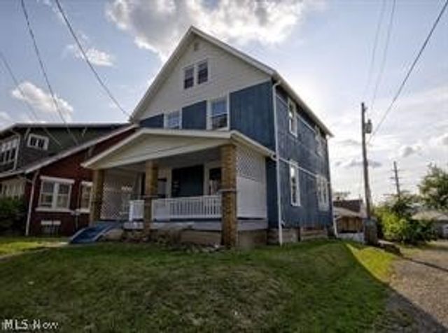1417 Harrisburg Road NE, Canton, OH 44705