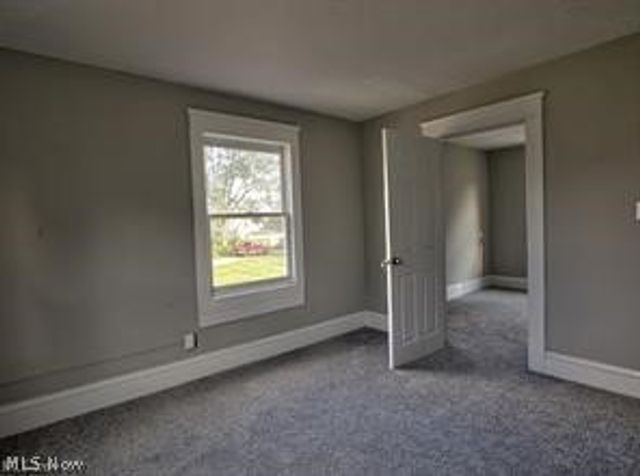 1417 Harrisburg Road NE, Canton, OH 44705