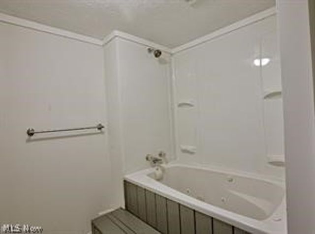 1417 Harrisburg Road NE, Canton, OH 44705